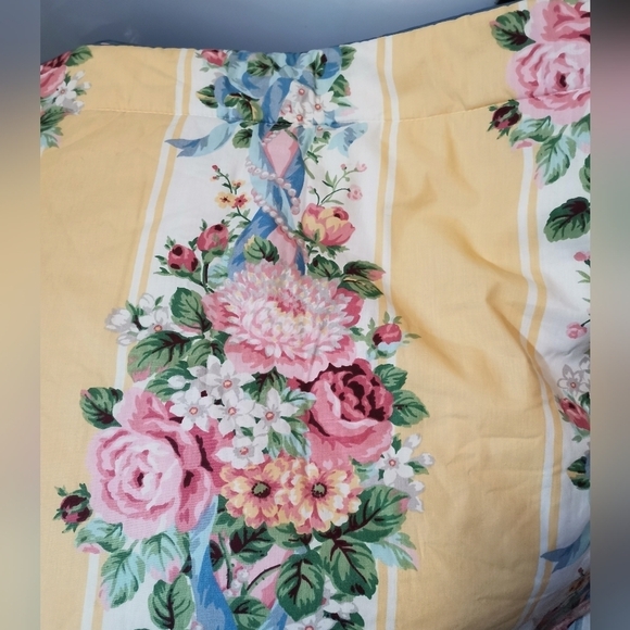 Vintage Croscill Princess Yellow Floral Quilted Pillow Sharms Set (2 pcs) - Picture 2 of 4